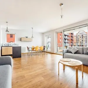 https://pelican-chmielna.gdanskhotel.org