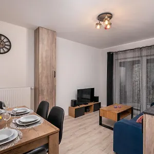 https://apartwro-8th-city-square-railway-station-balcony-garage.hotelswroclaw.com